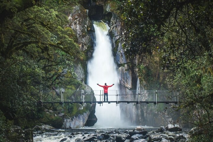 Giant Gate Falls